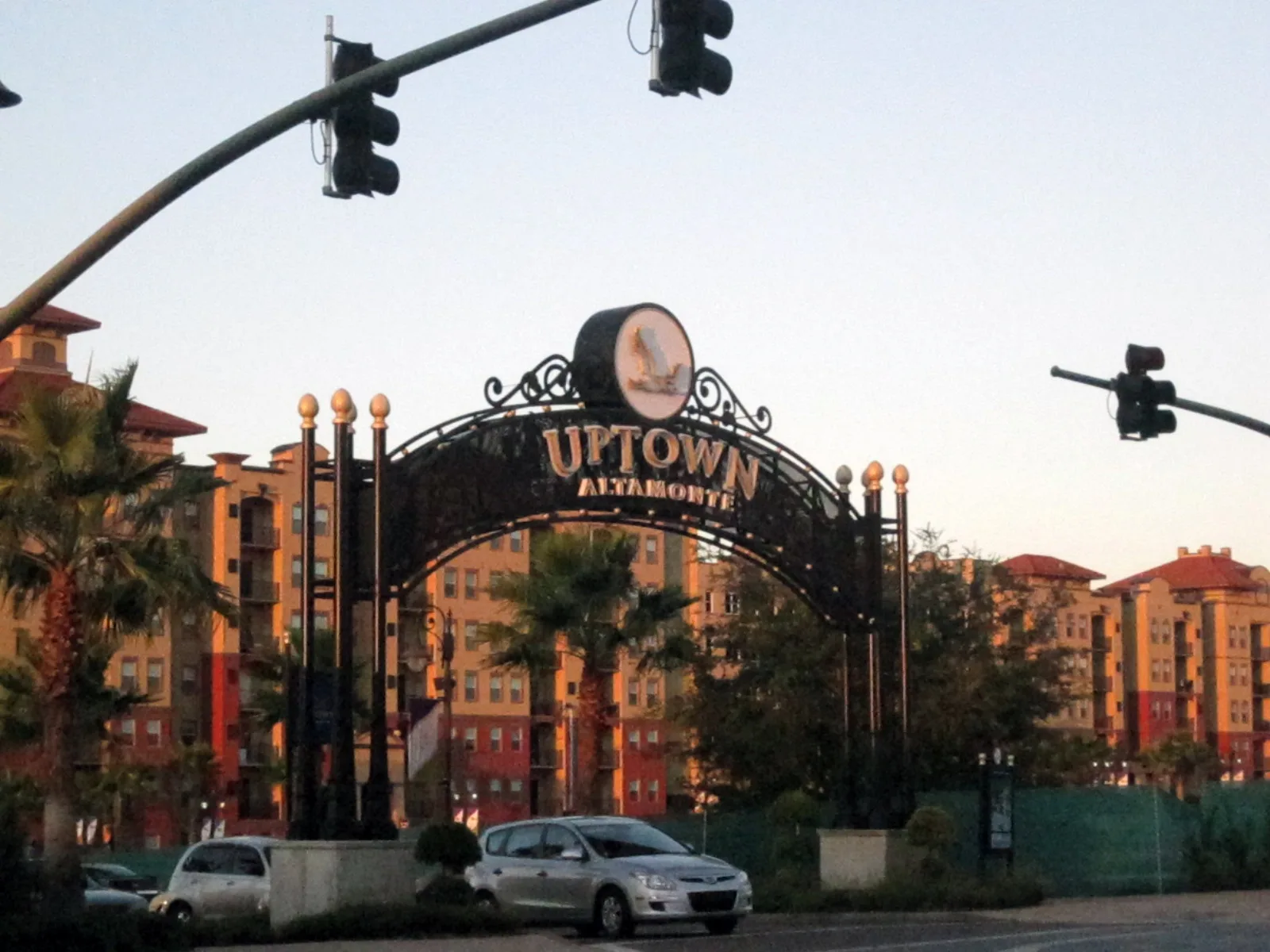 Vista de Altamonte Springs, Florida: Uptownentrance
