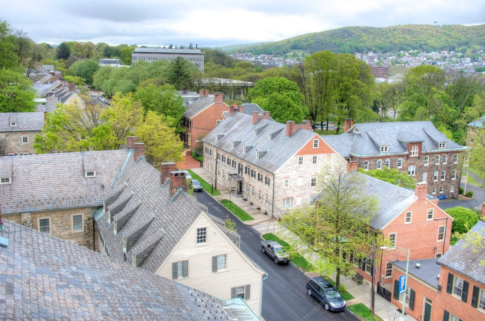 Bethlehem, Pennsylvania 当地景观:View of Widow's House from church belltower