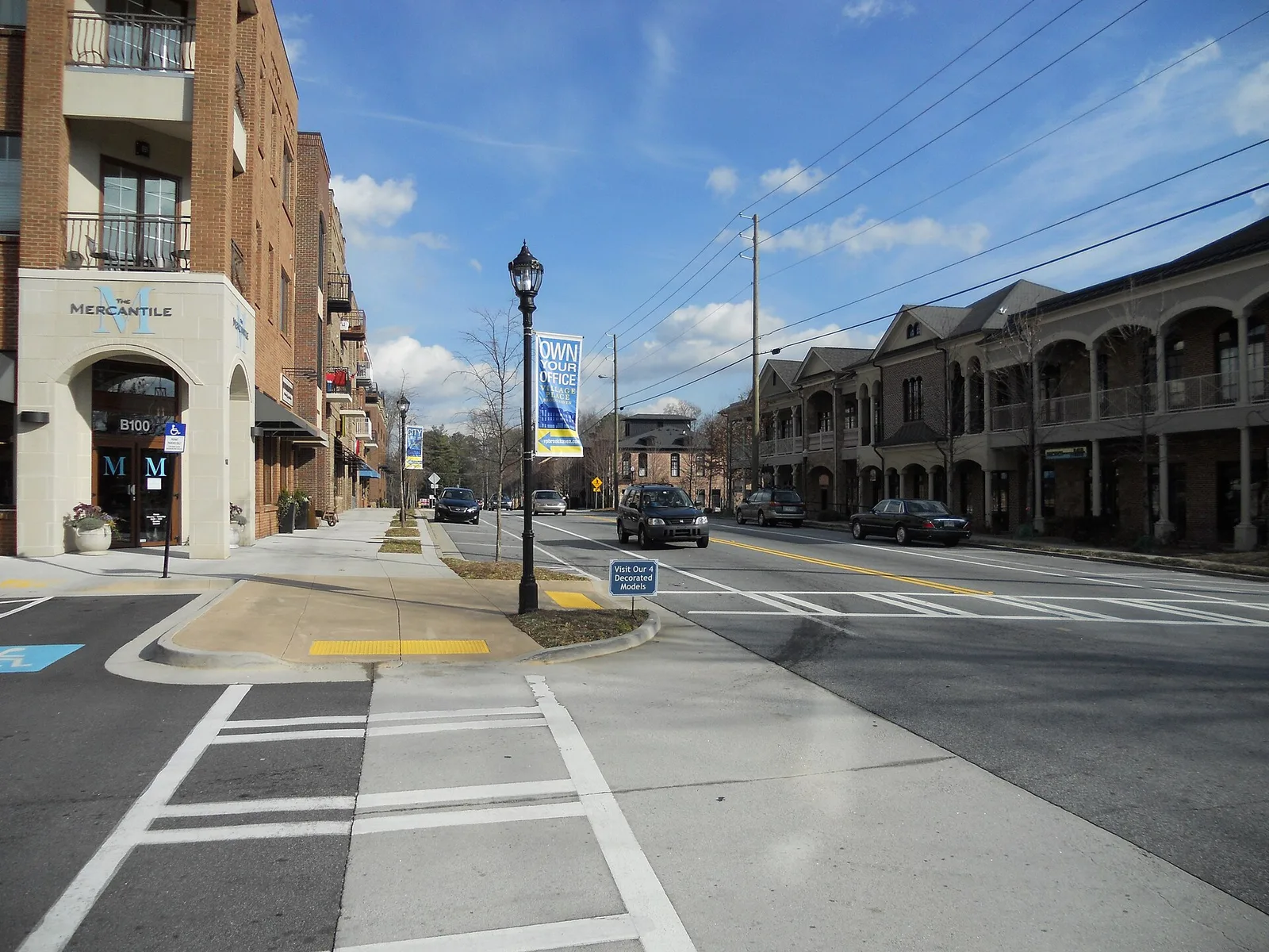 Vista de Brookhaven, Georgia: Brookhaven Village