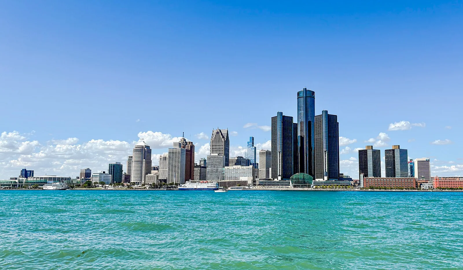 Detroit, Michigan 当地景观:Detroit Skyline from Windsor 2025-09-01