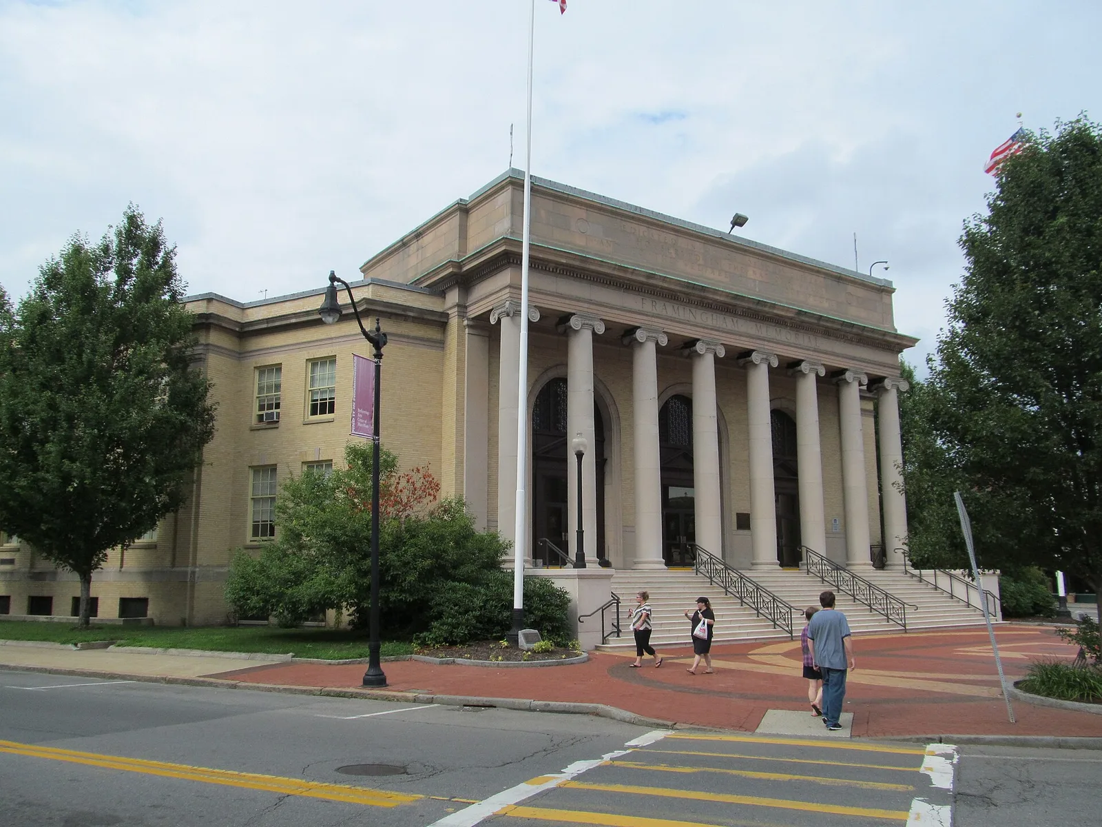 Vista de Framingham, Massachusetts: Framingham Memorial Building, Framingham MA