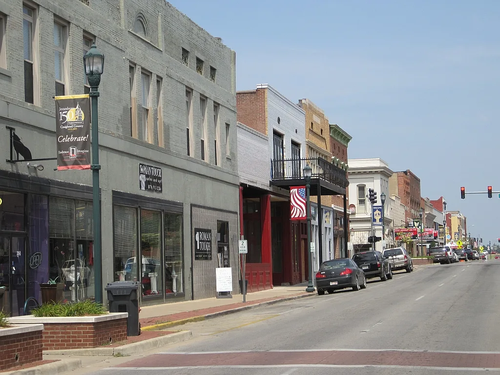 Jonesboro, Arkansas 当地景观:Jonesboro AR Main St