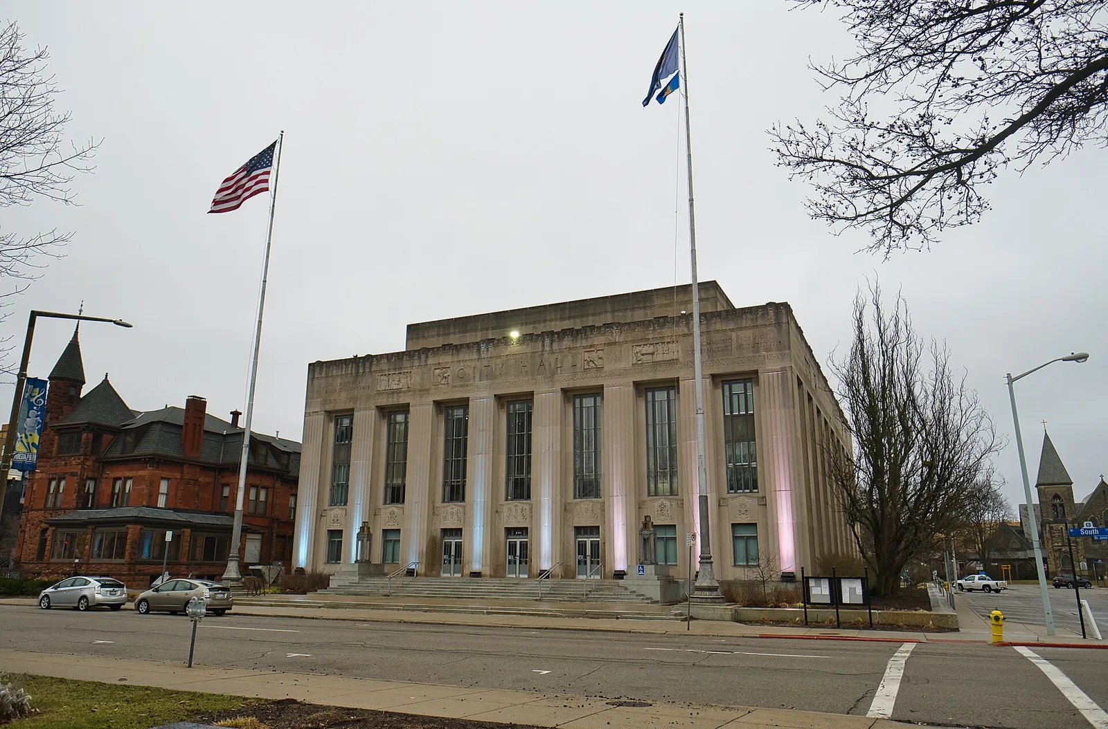 Vista de Kalamazoo, Michigan: Kalamazoo City Hall in 2022