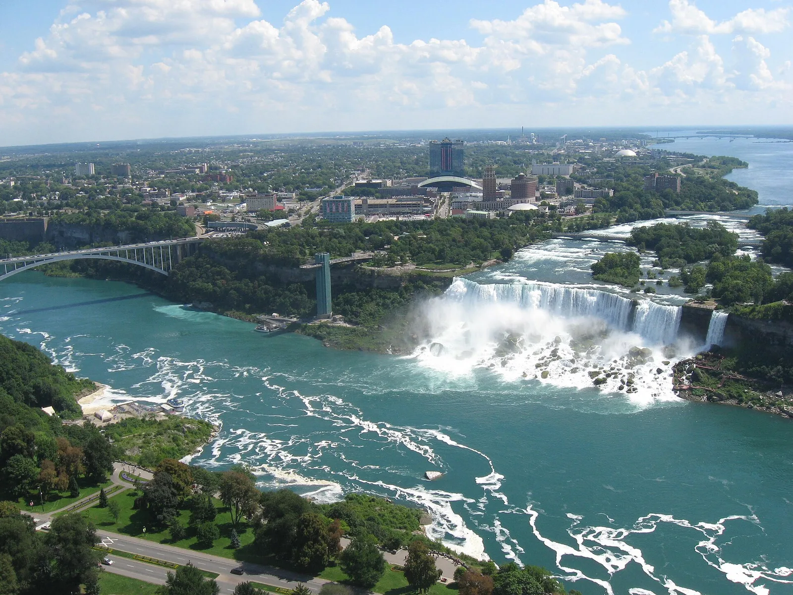 Vista de Niagara Falls, New York: Niagara Falls 001