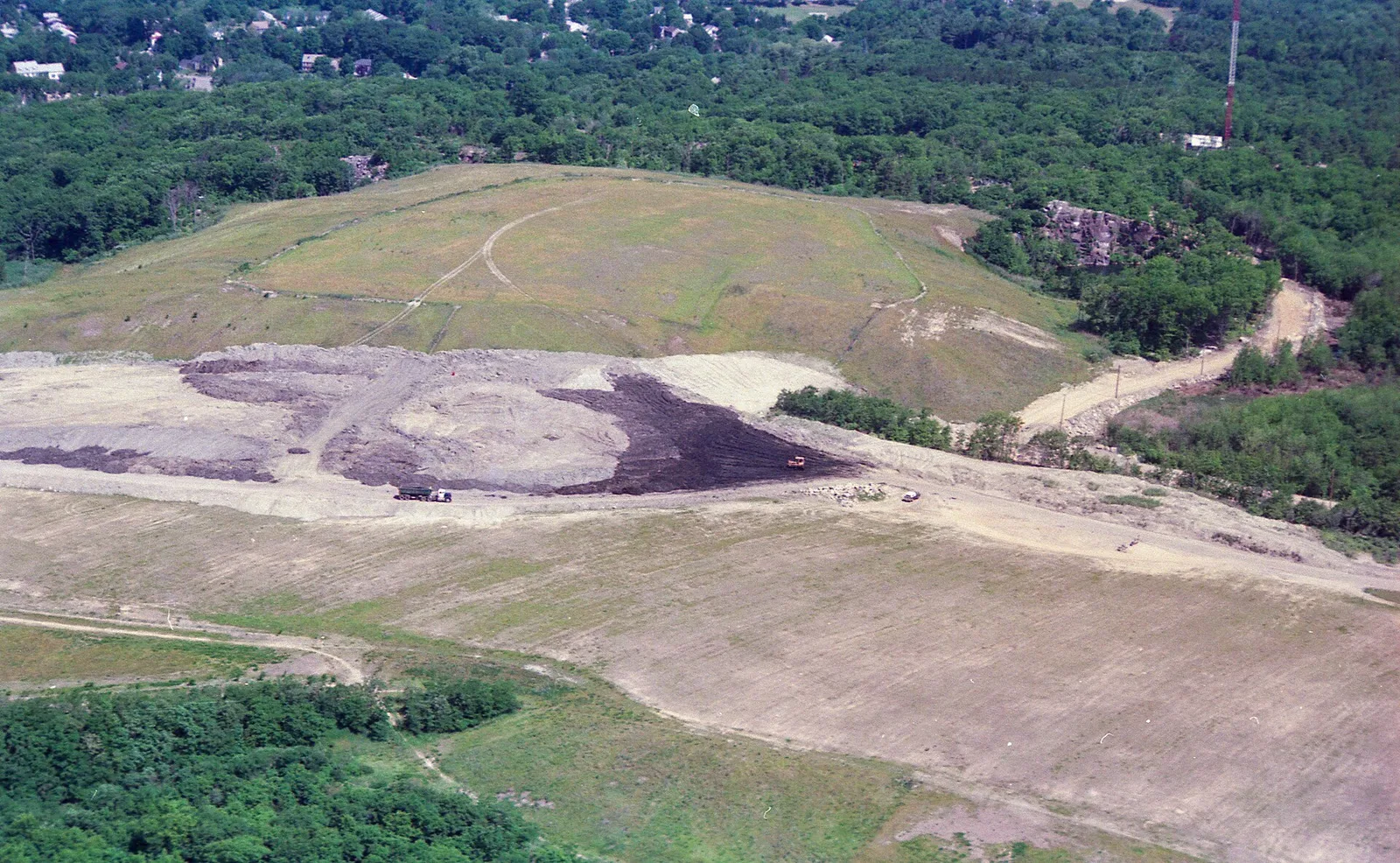 Quincy, Massachusetts 当地景观:1993-06-15 - aerial - QUINCY Landfill - 001