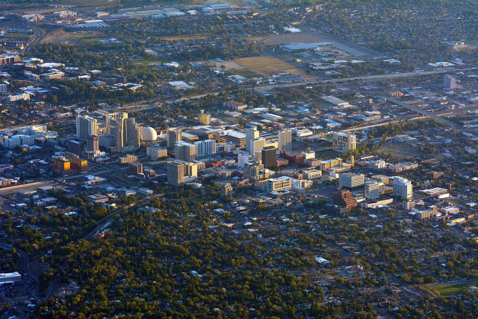 Reno, Nevada 当地景观:Reno, Nevada photo Don Ramey Logan