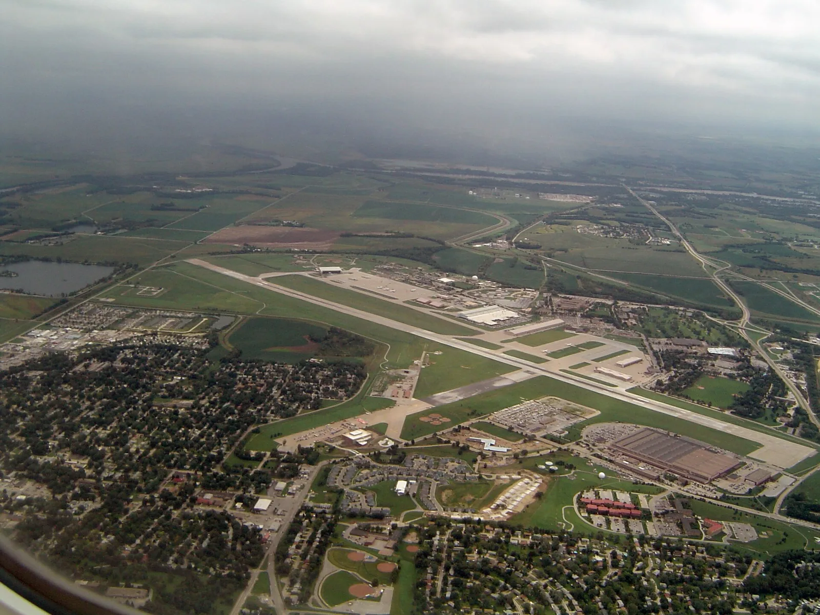 Bellevue, Nebraska 当地景观:Offutt AFB at 1000 ft