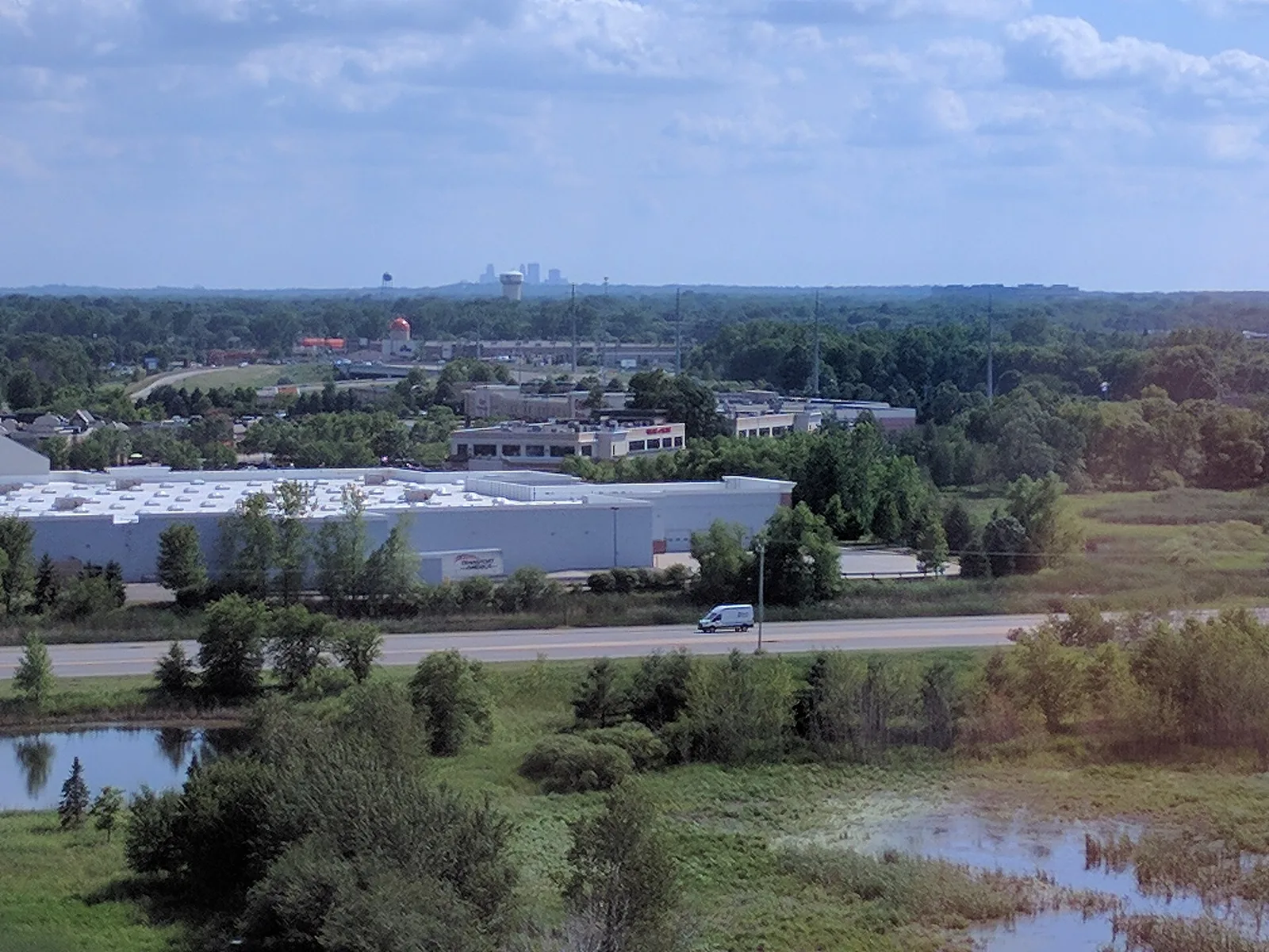 Blaine, Minnesota 当地景观:Minneapolis skyline from Blaine, Minnesota