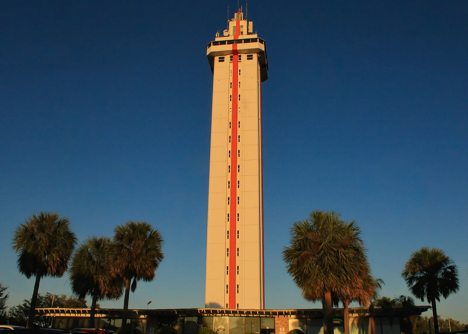 Vista de Clermont, Florida: Florida Citrus Tower at Sunset (Clermont, Florida - March 23, 2026)
