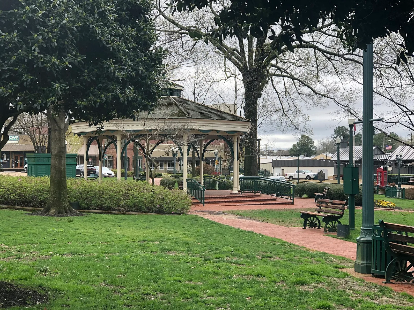 Collierville, Tennessee: Collierville town square gazebo 2020
