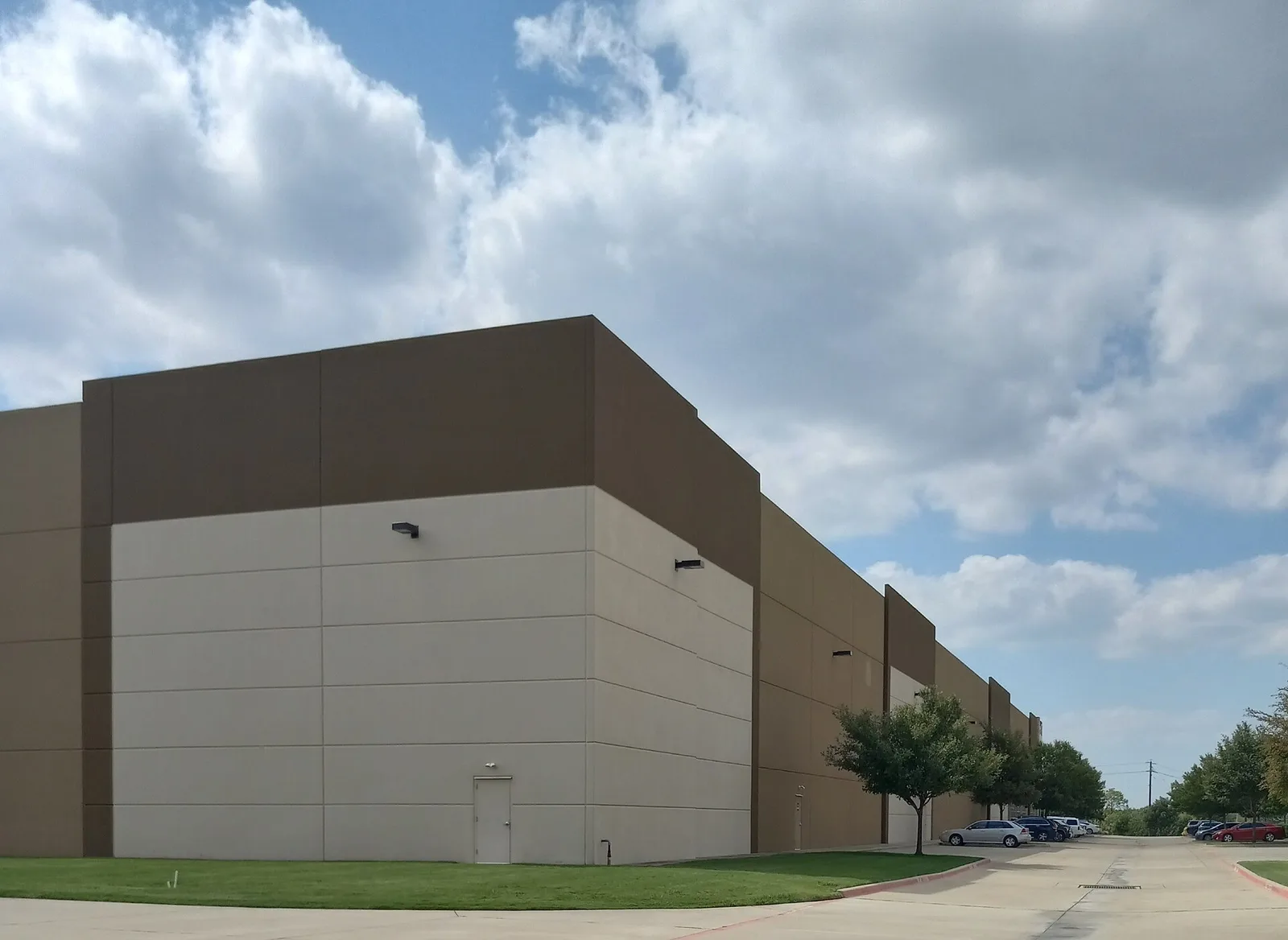 Vista de DeSoto, Texas: Trybus Group Headquarters