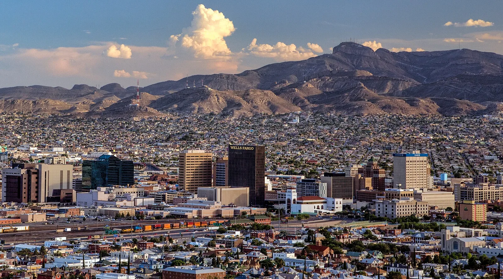 El Paso, Texas 当地景观:El Paso Cityscape (cropped)