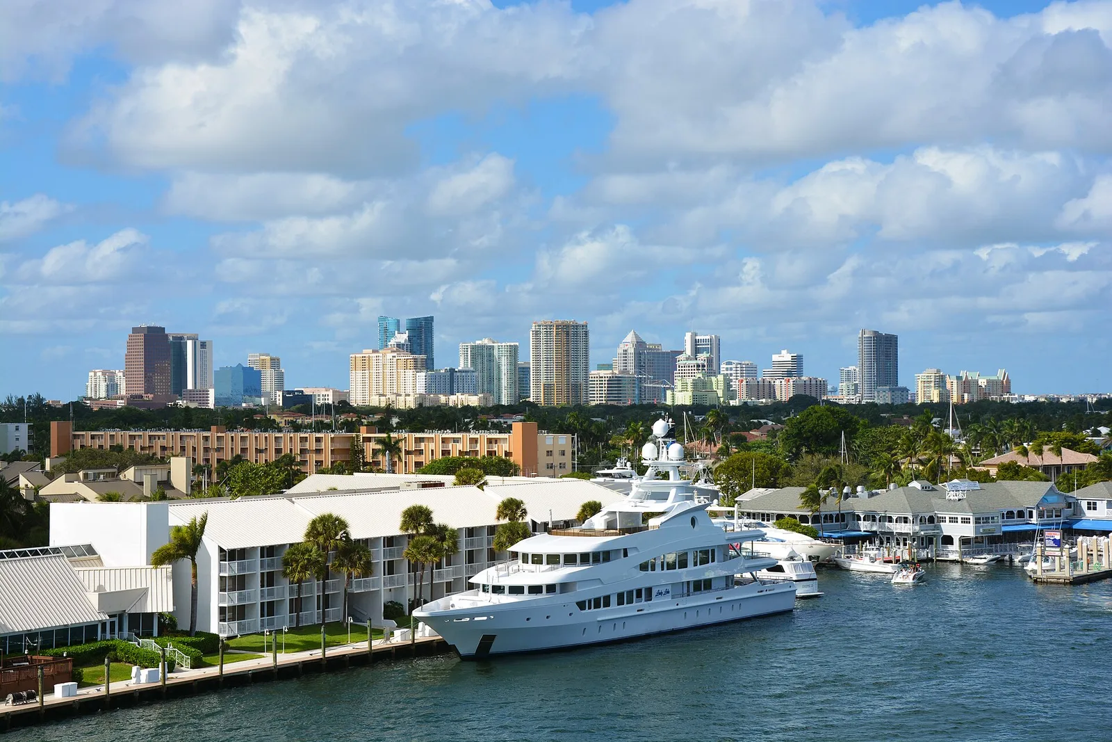 Fort Lauderdale, Florida 当地景观:Skyline of Fort Lauderdale, Nov-15