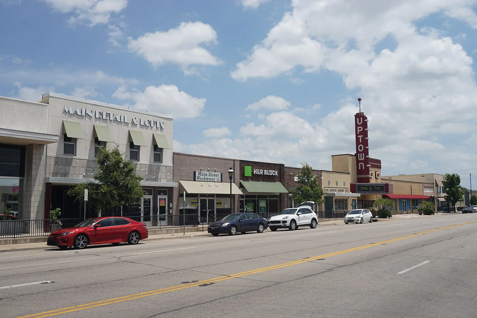 Vista de Grand Prairie, Texas: Grand Prairie May 2019 22 (E Main Street)