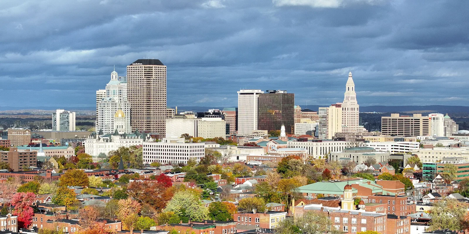 Vista de Hartford, Connecticut: Hartford, CT skyline (cropped)