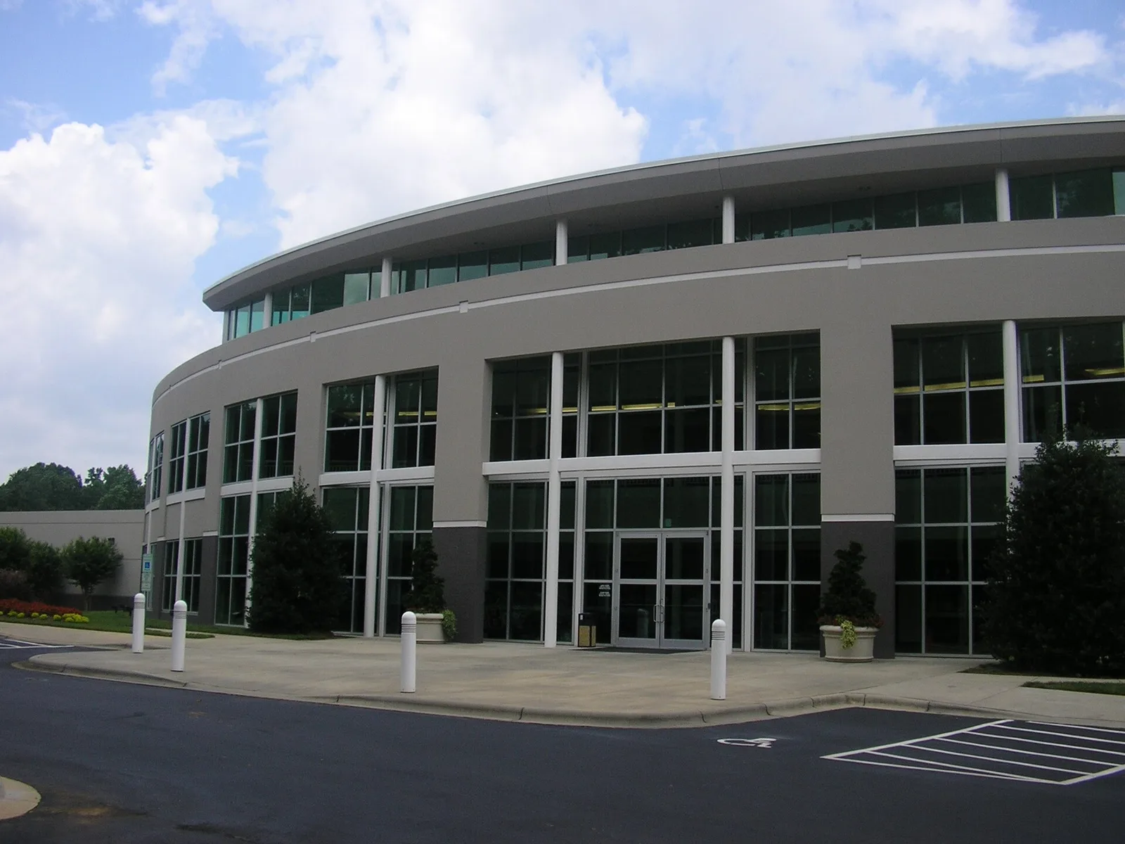 Huntersville, North Carolina: Joe-Gibbs-Racing-HQ-Huntersville-NC-July-7-2005