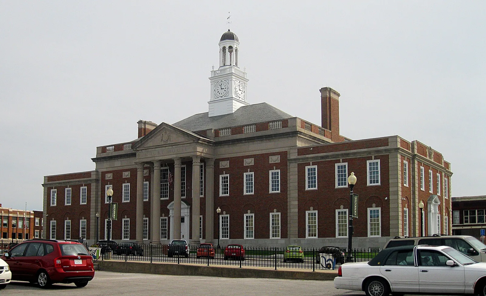 Vista de Independence, Missouri: Jackson County Courthouse Independence MO-cropped