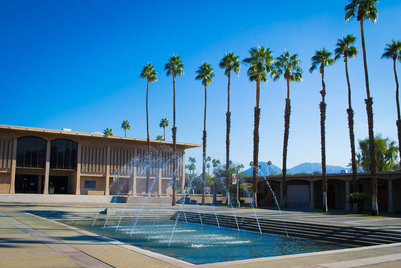 Vista de Indio, California: College of the Desert