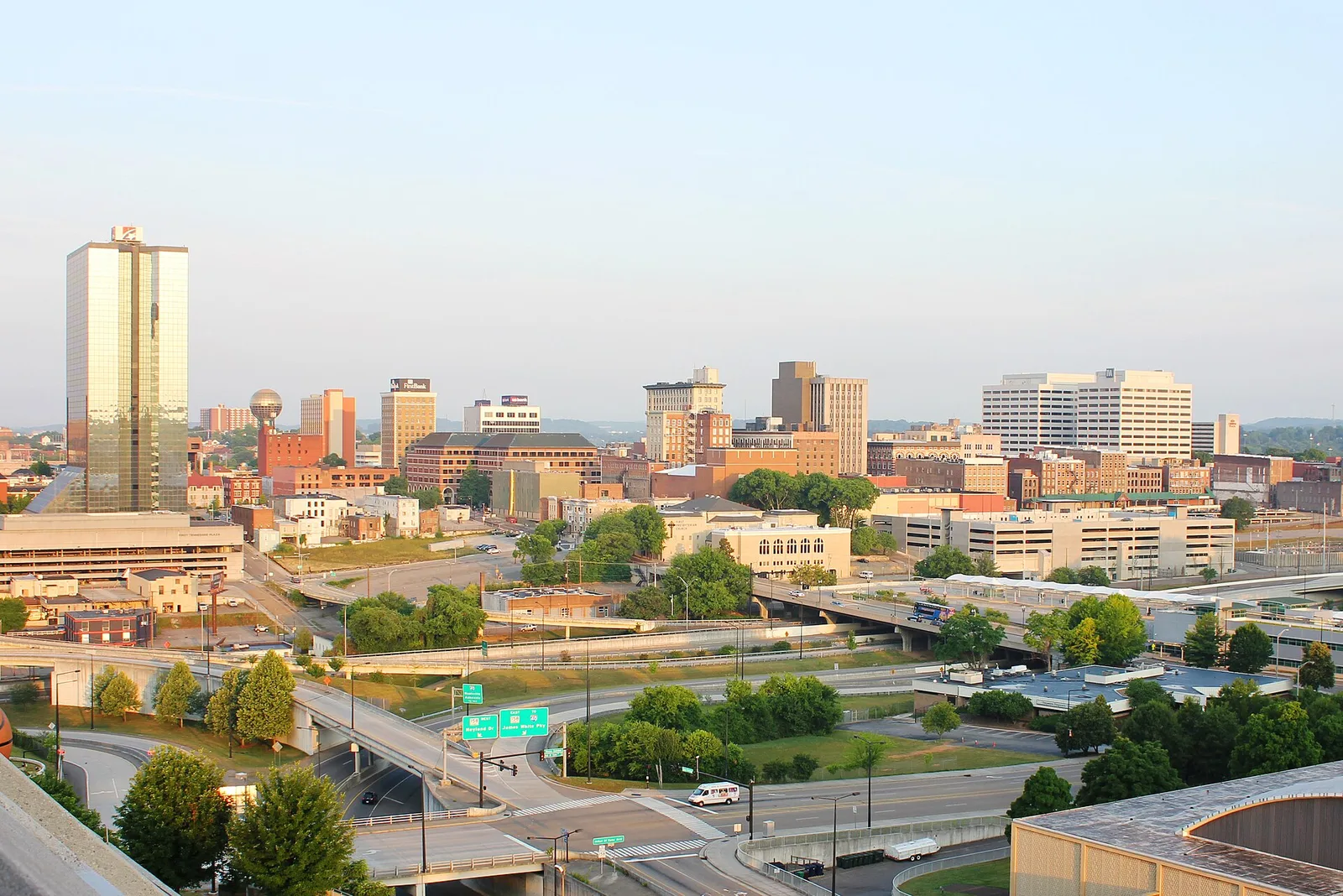 Knoxville, Tennessee: Downtown Knoxville (cropped)