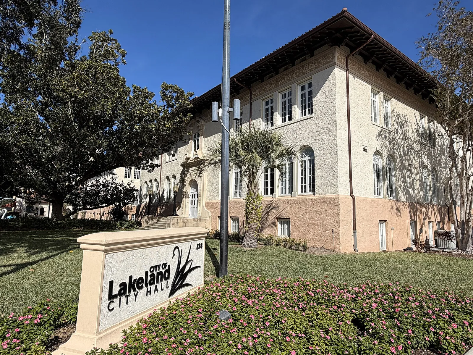 Lakeland, Florida 当地景观:Lakeland city hall lakeland florida