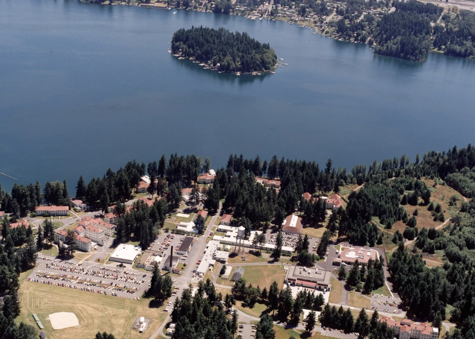 Vista de Lakewood, Washington: VA Puget Sound Health Care System (26447667184)