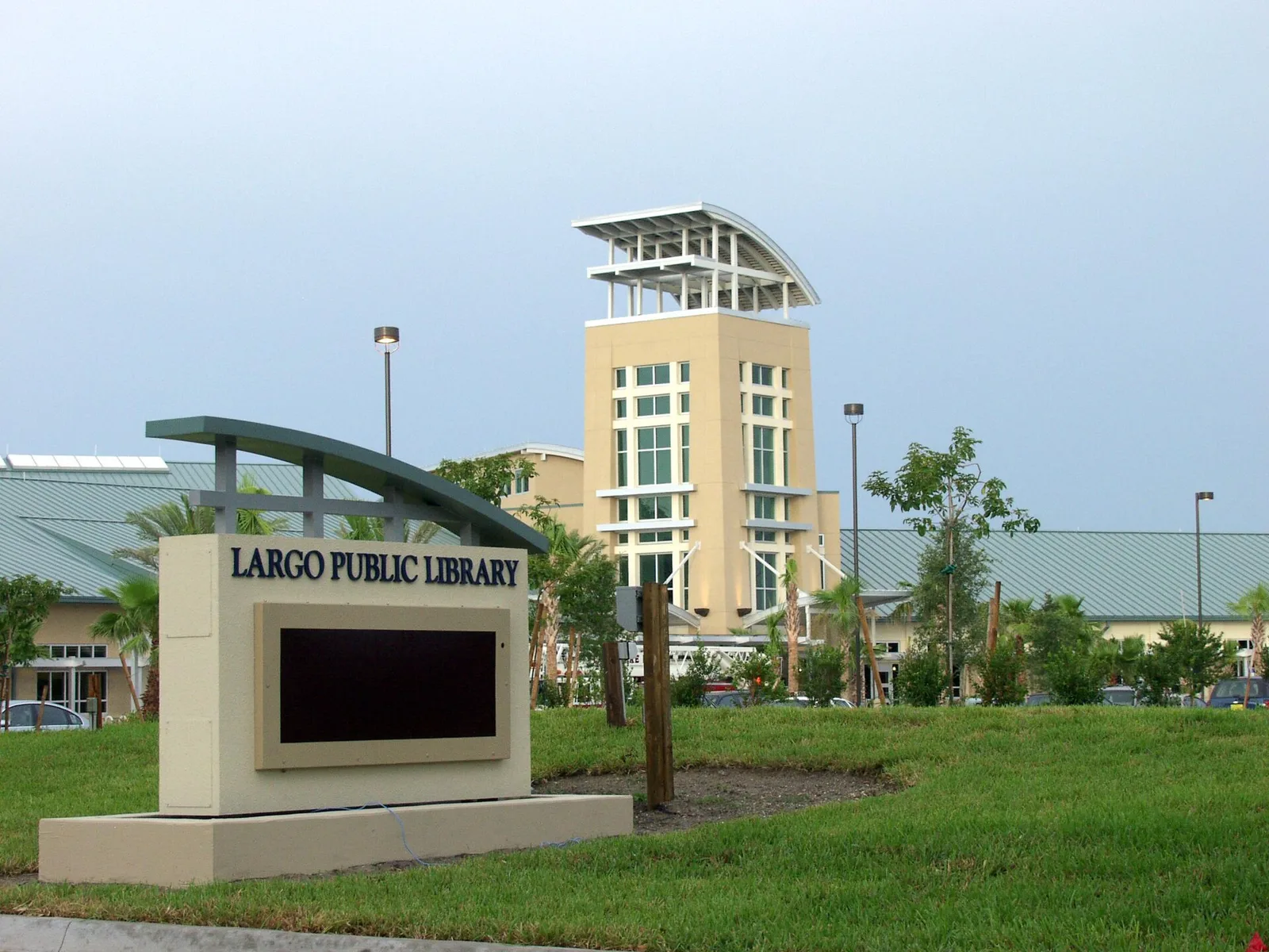 Vista de Largo, Florida: Largo Library 2005