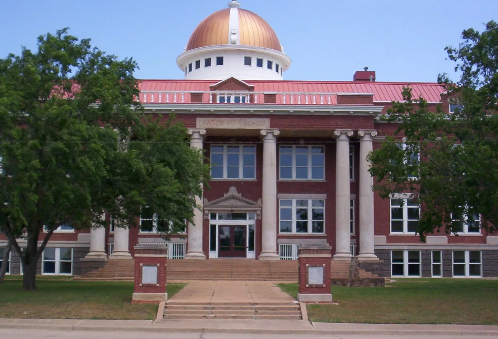 Vista de Lawton, Oklahoma: Old Lawton High School
