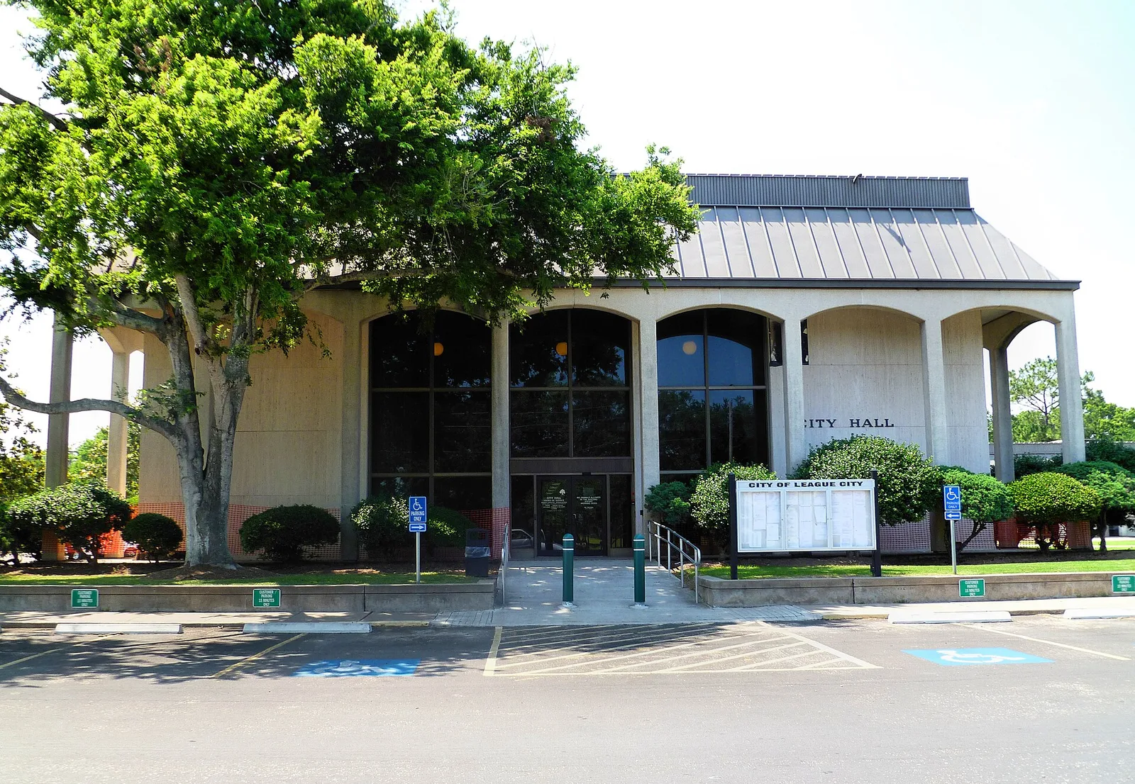 Vista de League City, Texas: League City Texas City Hall