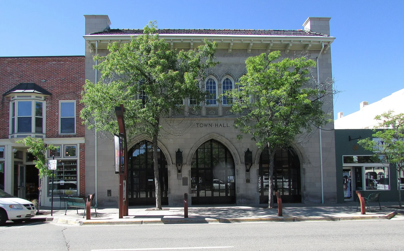 Vista de Littleton, Colorado: 2450 Main St (Town Hall) 2015-06 801