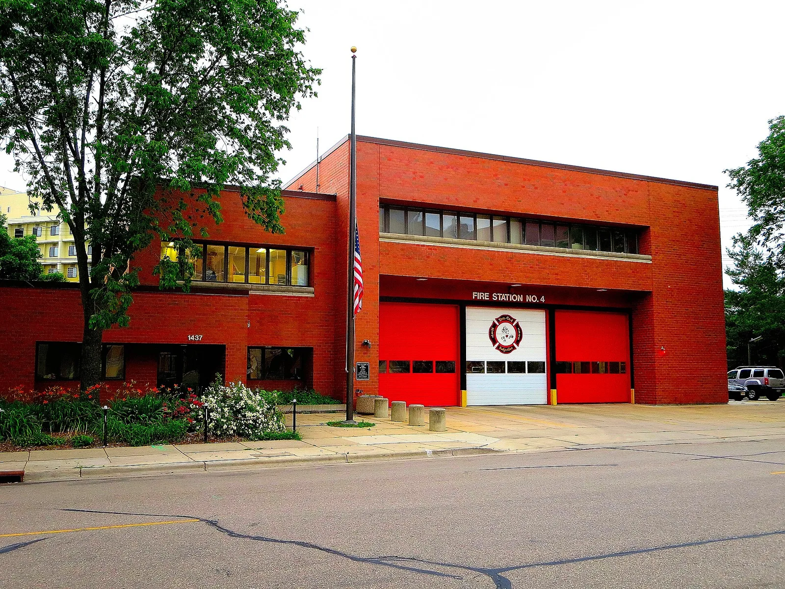 Madison, Wisconsin: Madison Fire Station 4 - panoramio