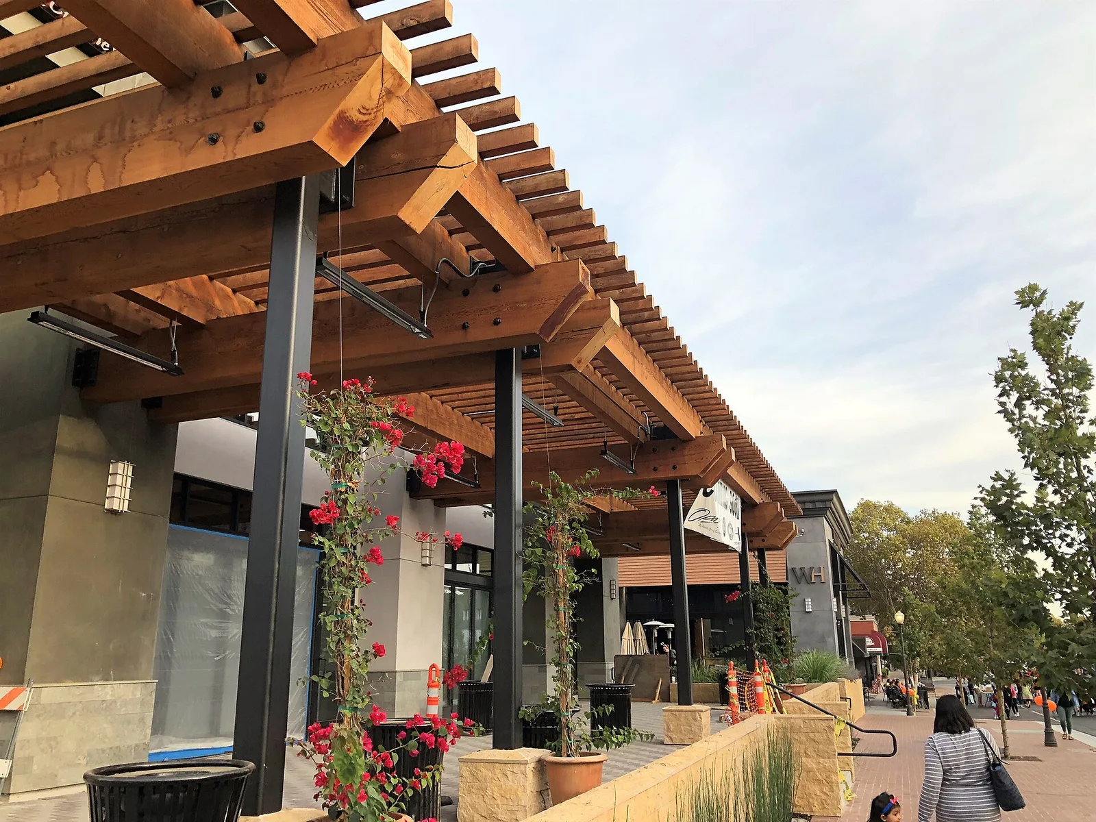 Vista de Morgan Hill, California: Willard Hicks (Downtown Morgan Hill)