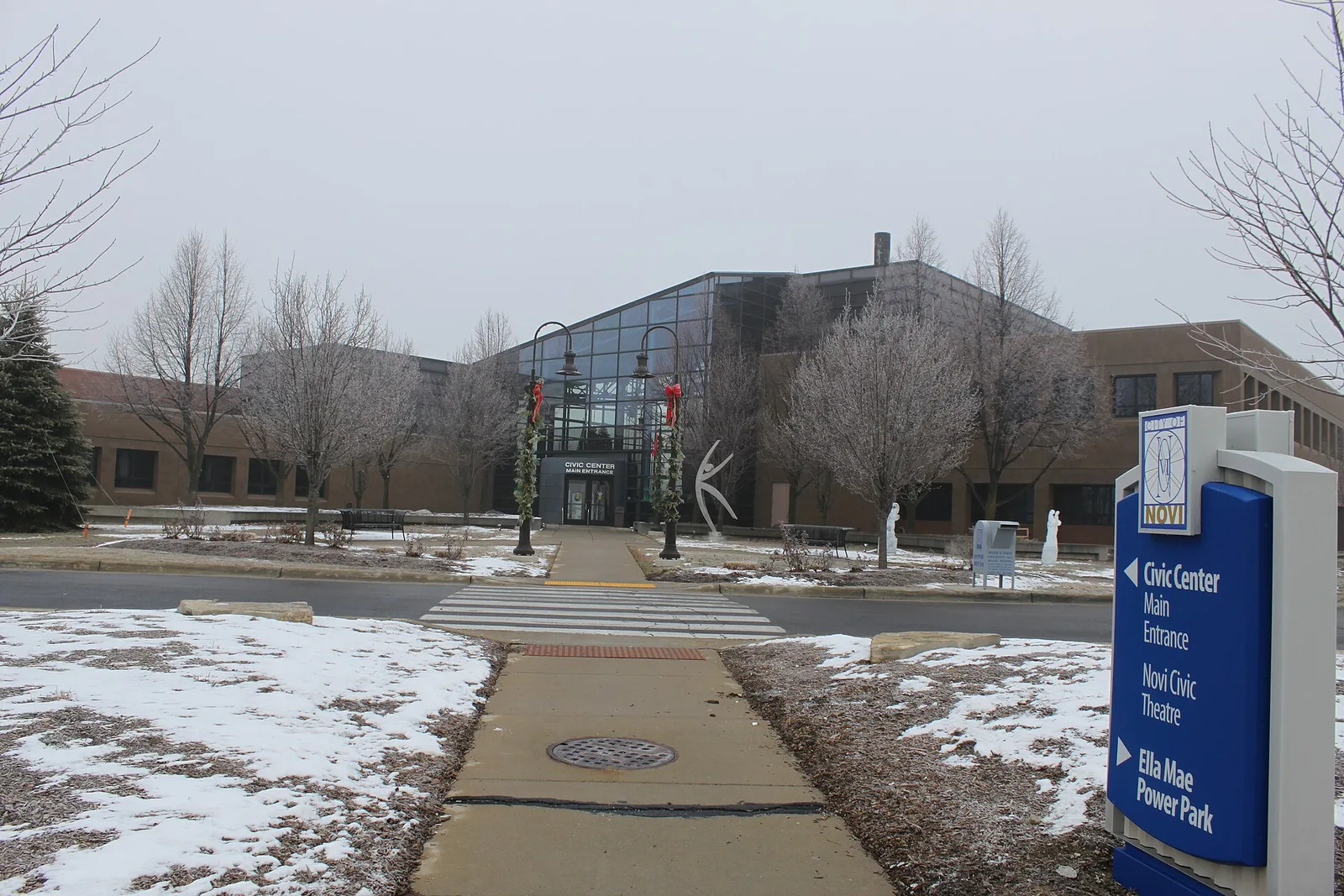 Novi, Michigan 当地景观:Novi Michigan Civic Center