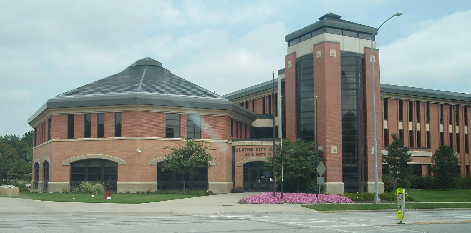 Olathe, Kansas: Olathe kansas city hall 2009