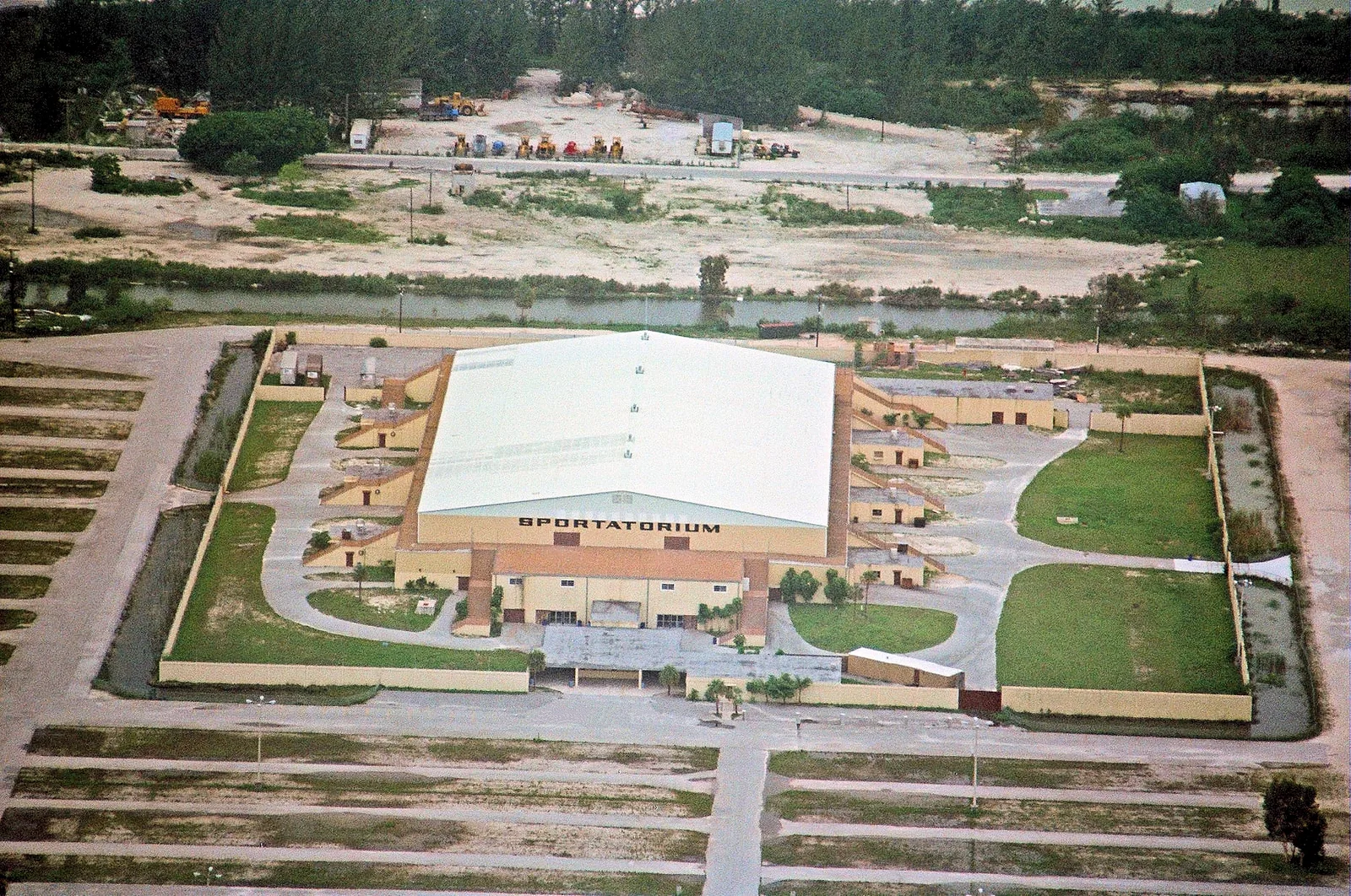 Vista de Pembroke Pines, Florida: Aerial photo of the Hollywood Sportatorium
