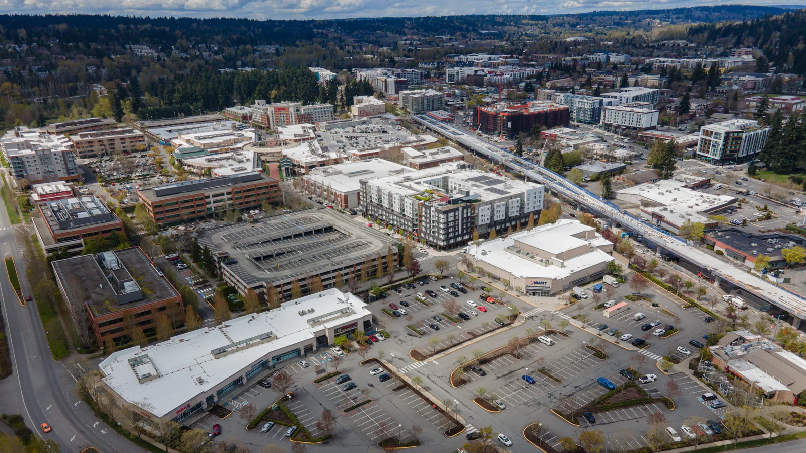 Redmond, Washington 当地景观:Redmond aerial, April 2023