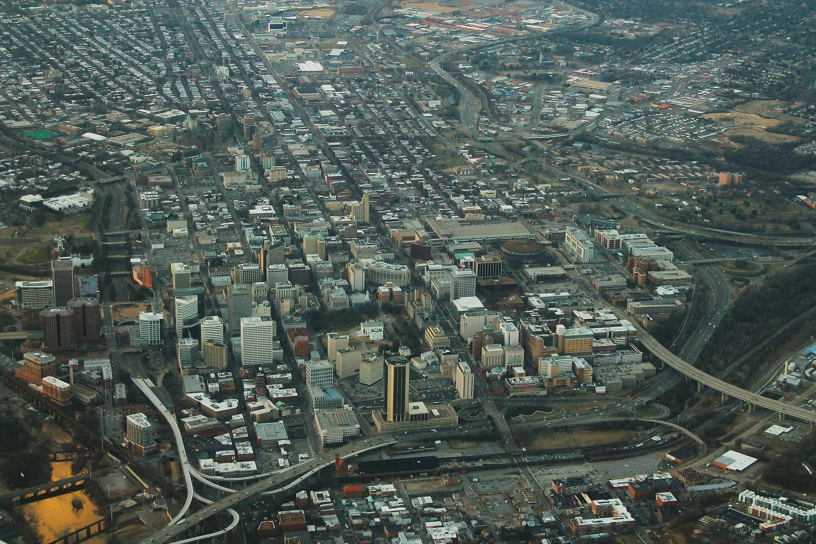 Richmond, Virginia 当地景观:Richmond, Virginia - Facing West (32664969852)