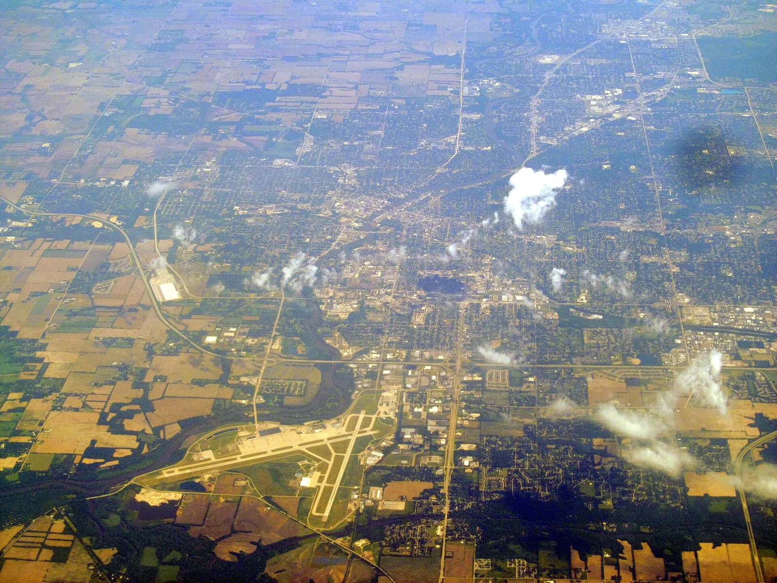 Vista de Rockford, Illinois: Aerial view of Rockford, Illinois, June 2017