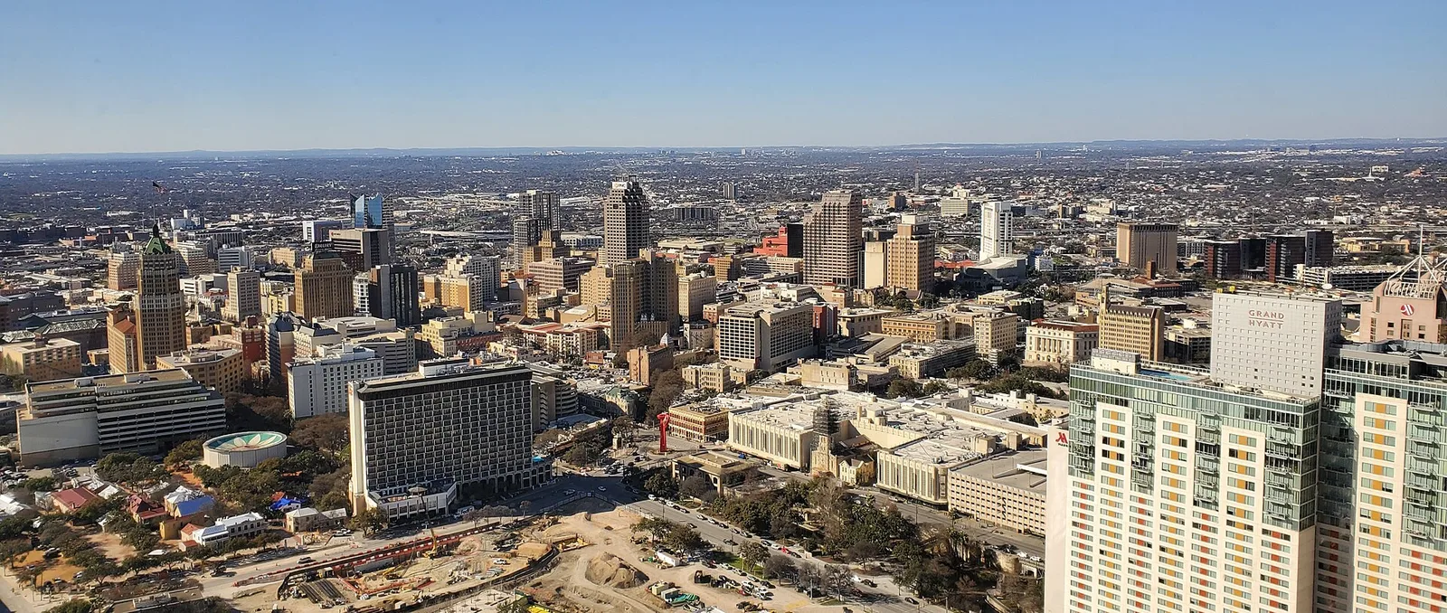 San Antonio, Texas 当地景观:Downtown San Antonio view from The Tower of the Americas