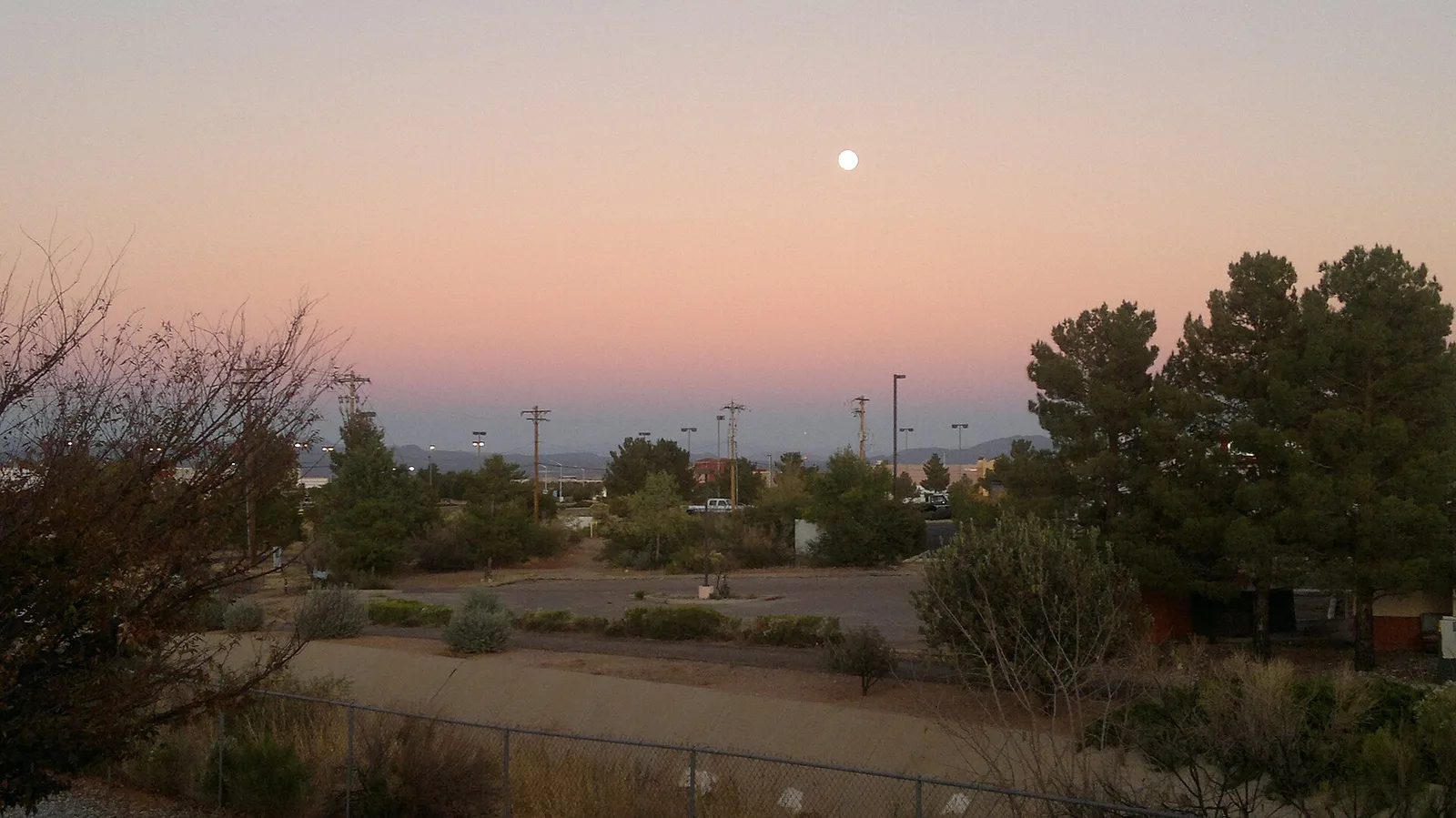 Sierra Vista, Arizona: Moon over Sierra Vista - panoramio