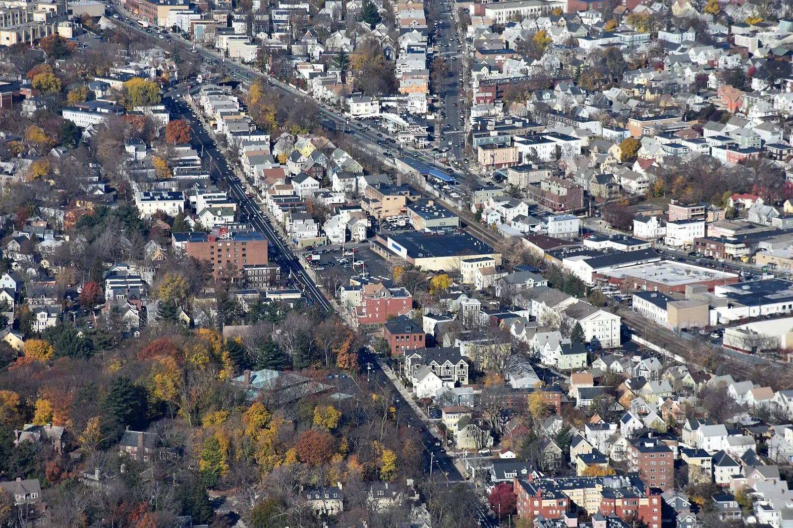 Somerville, Massachusetts 当地景观:Beacon Street Somerville Aerial 1