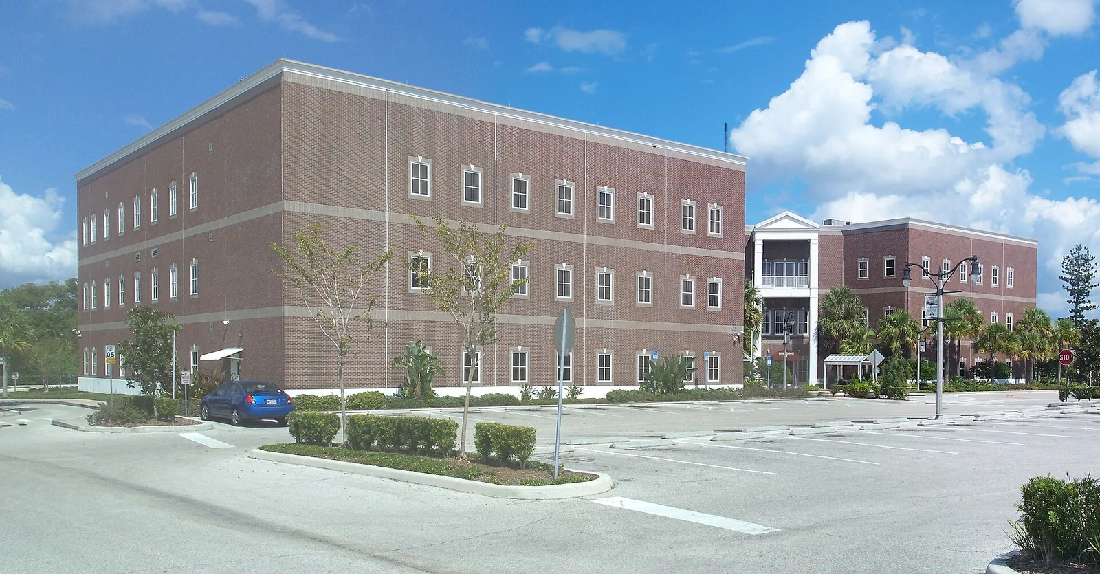 St. Cloud, Florida 当地景观:St Cloud FL City Hall pano02