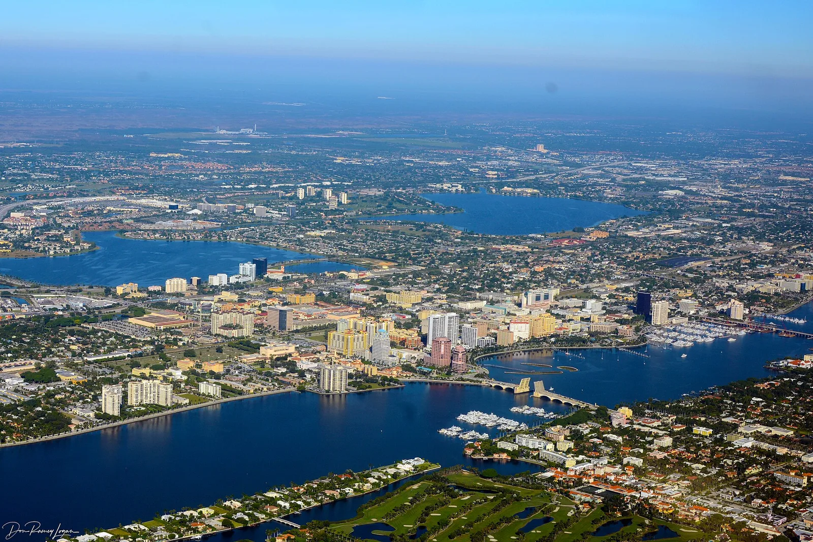 Vista de West Palm Beach, Florida: West Palm Beach Aerial November 2014 photo Don Ramey Logan