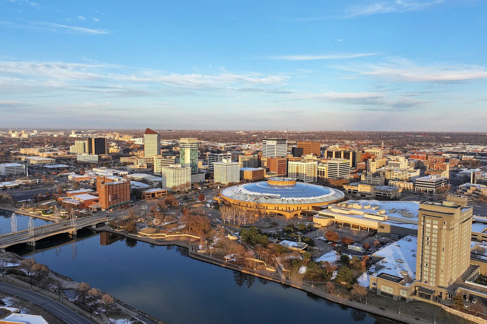 Vista de Wichita, Kansas: Wichita, Kansas skyline aerial view
